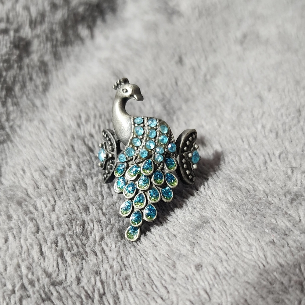 Elegant Silver and Blue Peacock Ring